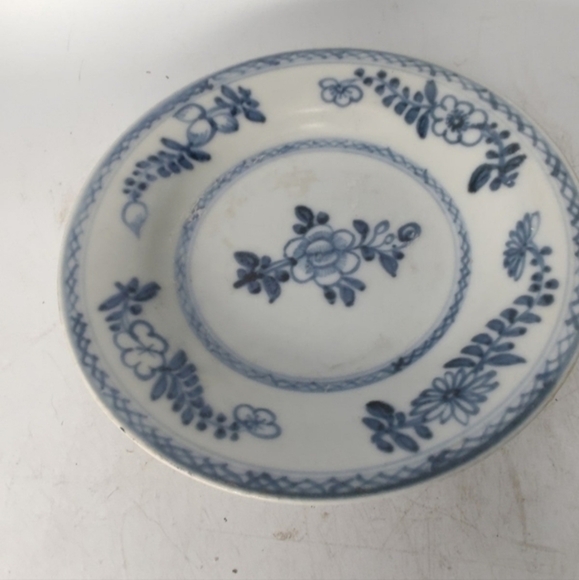 Antique pottery from the 200 year old‎ shipwreck of the Tek Sing. - Picture 1 of 9